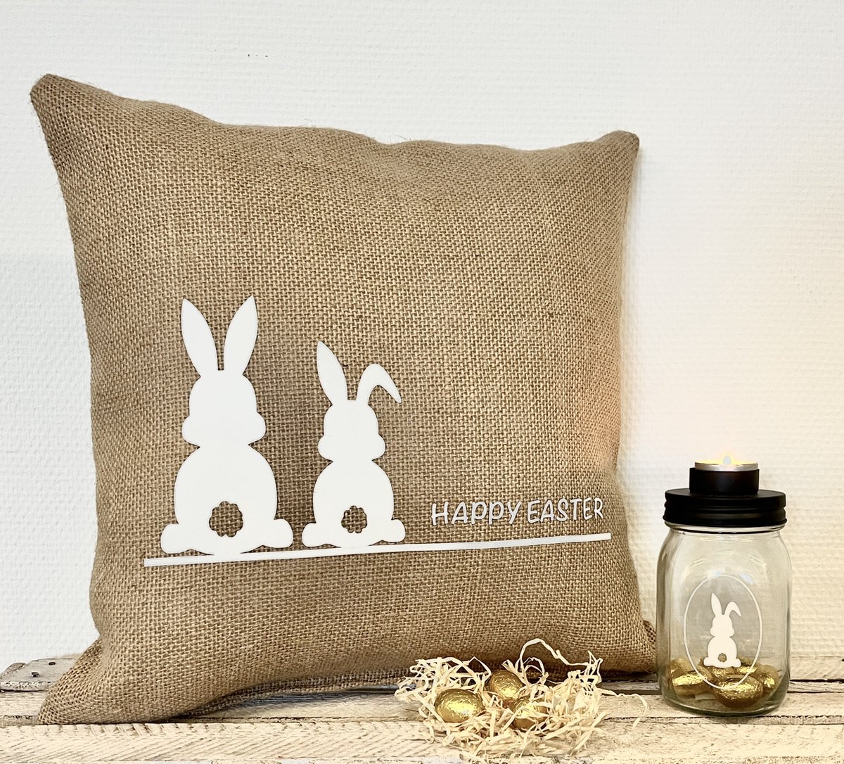 Paasdecoratie set | Jute Kussen 40 x 40 cm en Theelichthouder | Happy Easter| Paasversiering